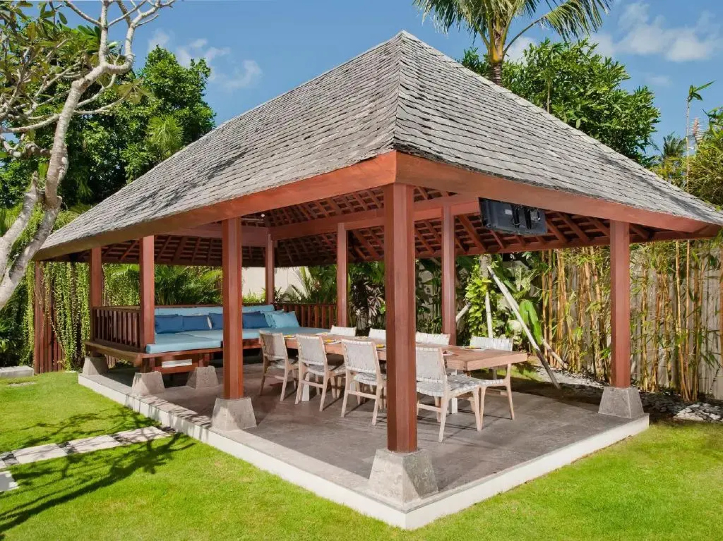 Sunsetfalls Gardens and Resort