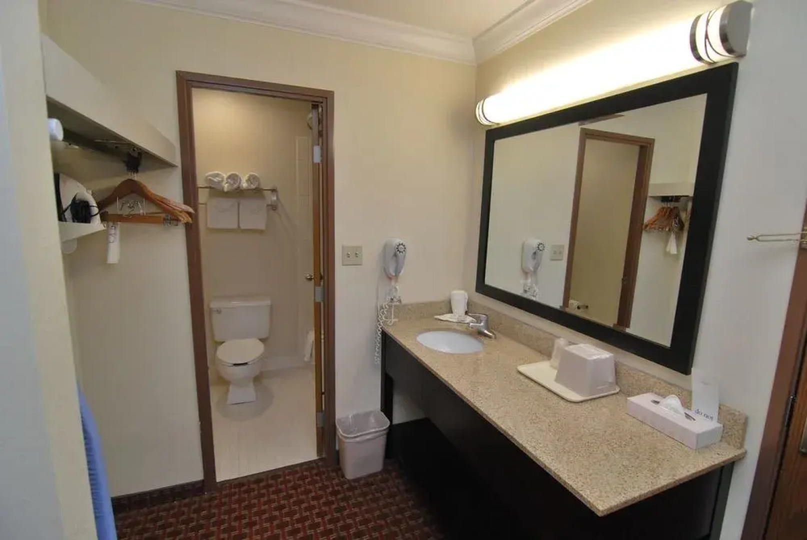 AmericInn Hotel & Suites Johnston