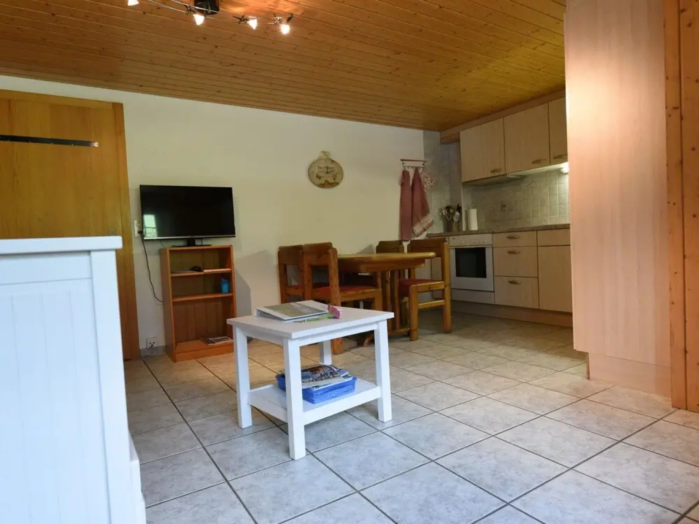 Cozy Apartment in Meiringen With Mountain View