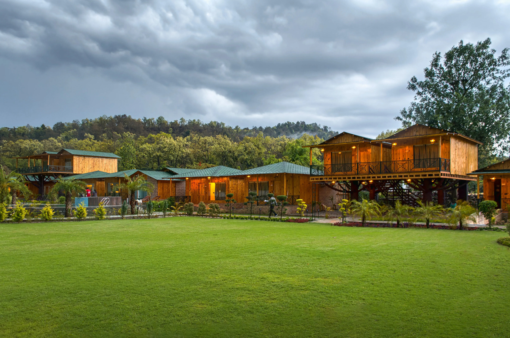 Pumpkin Hotel's Tusk N Woods