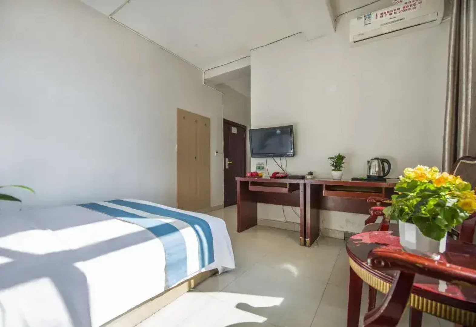 Donghao Hotel (Xichang tourism distribution center store)