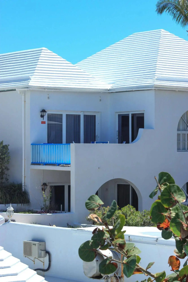 Paradise Island Beach Club by RedAwning