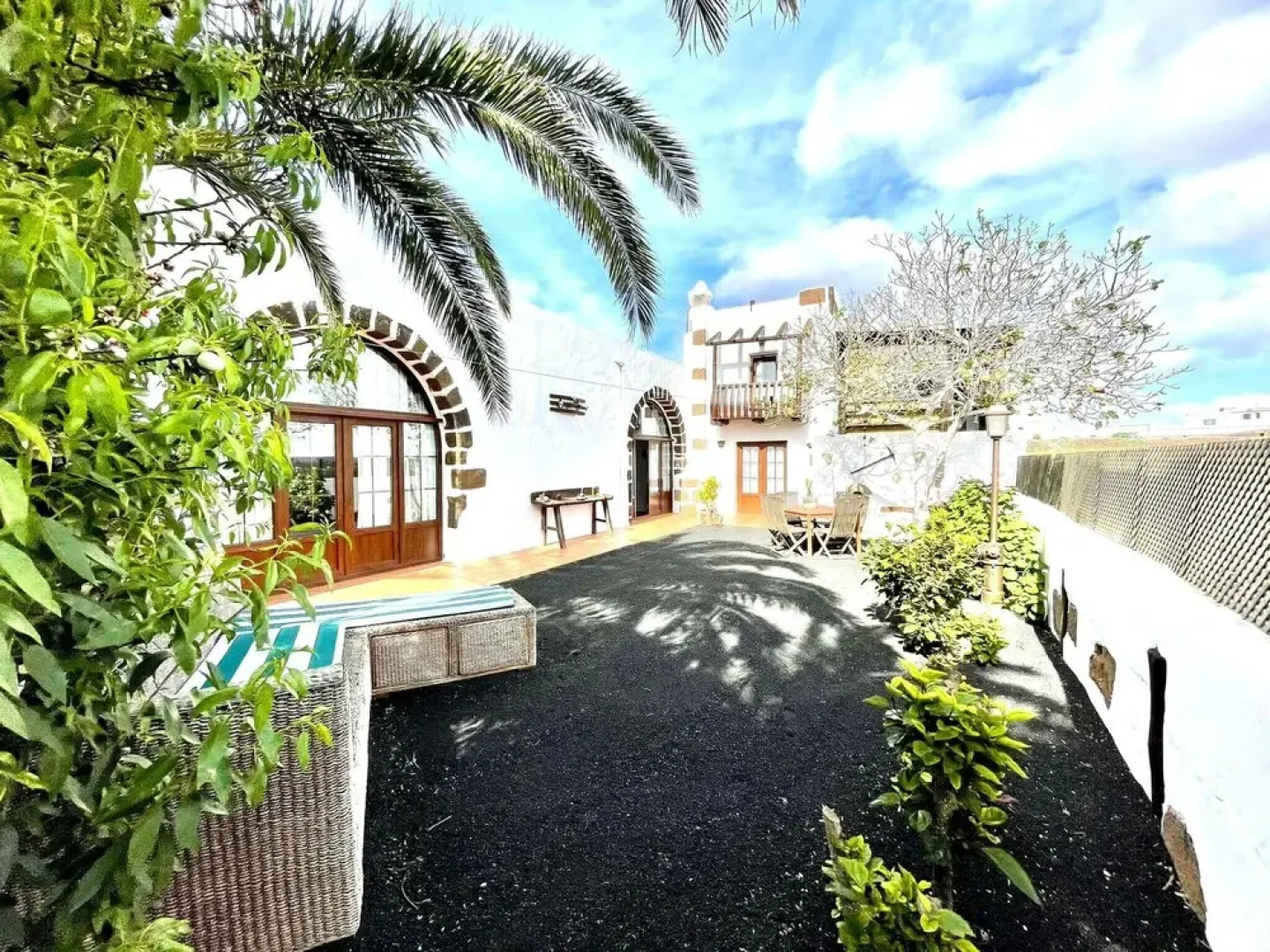 Great Rural House With Barbecue in Lanzarote Style