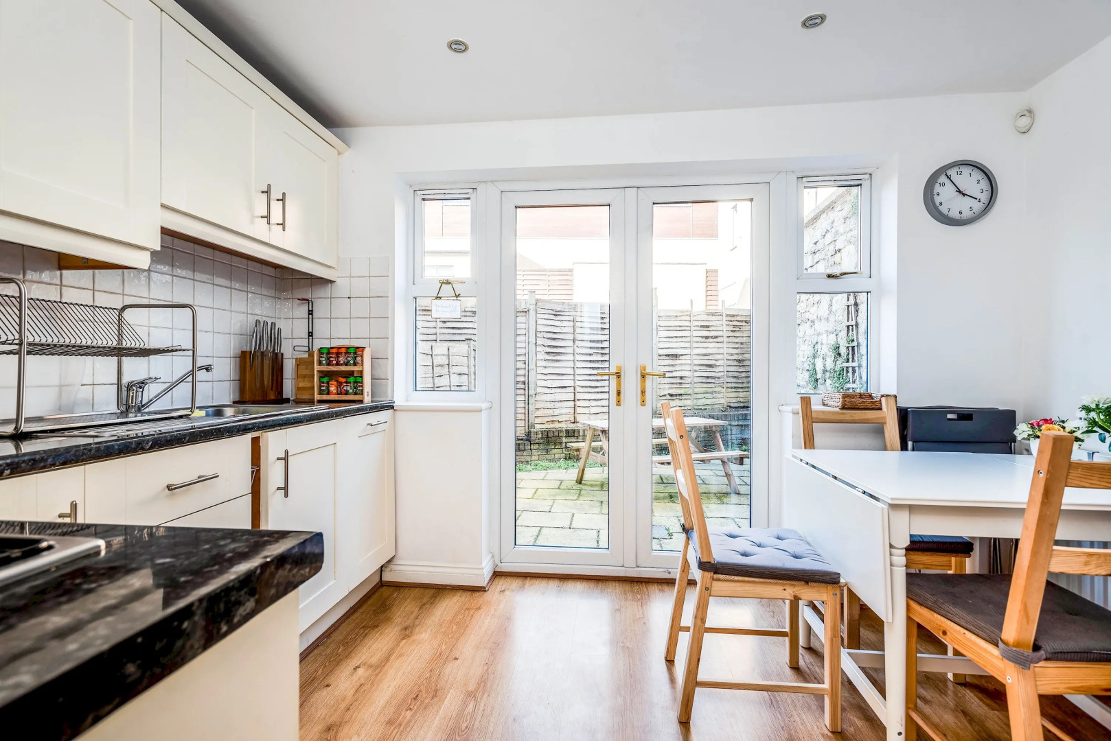 The St Clements Townhouse 3 Bedroom Bijou central