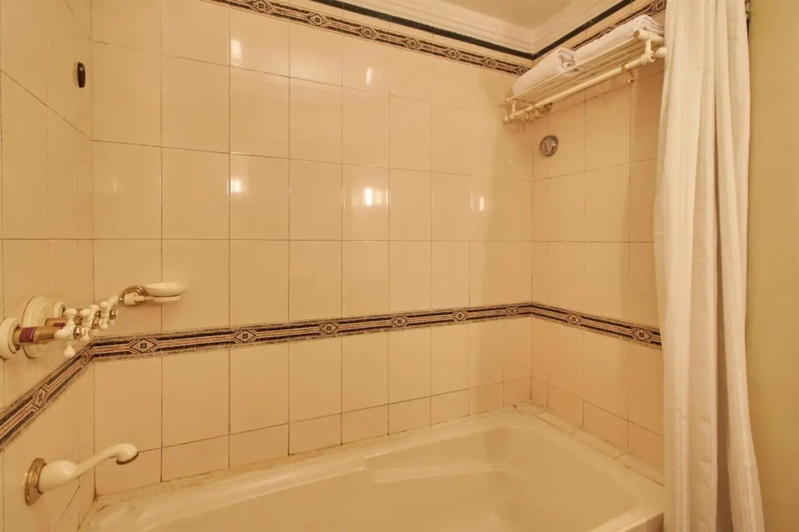 The Crown - IHCL SeleQtions