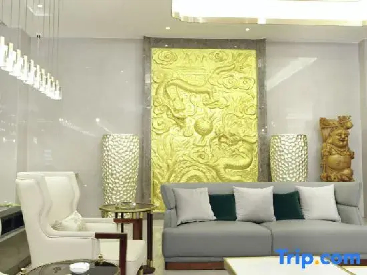 Huanggang New Beacon Waiden Hotel