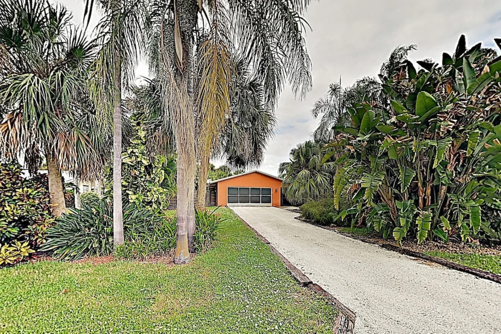 Tropical Gem on Water - 3 Br Home