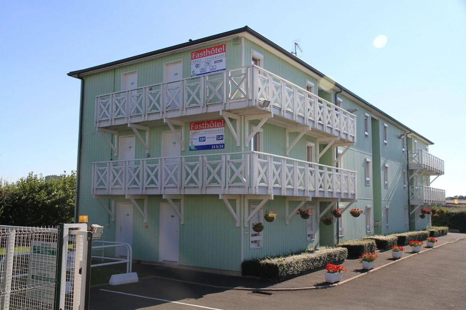 Fasthotel Caen Memorial