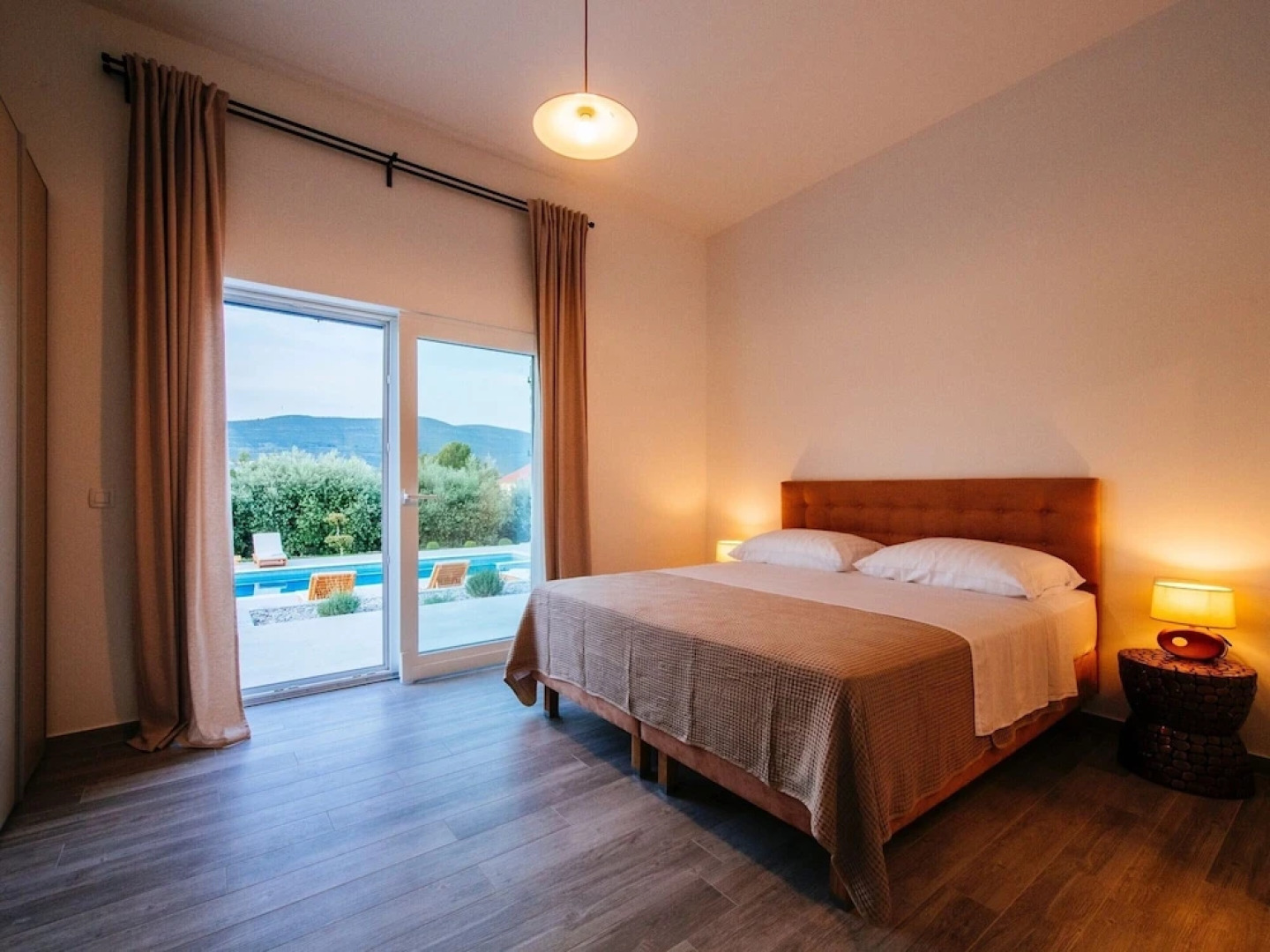 Villa With Private Pool and Garden