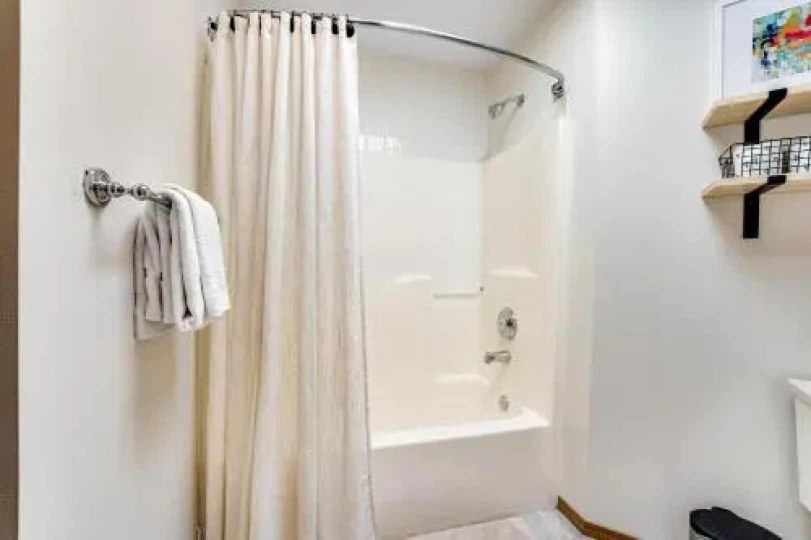 La Via Bella Retreat by the Lake