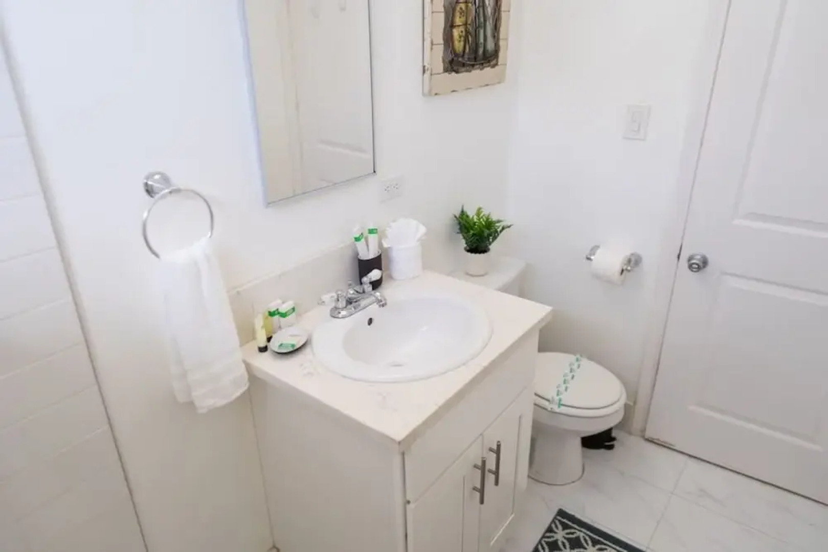 Tranquil 2BR Home in Beautiful Neighborhood P24