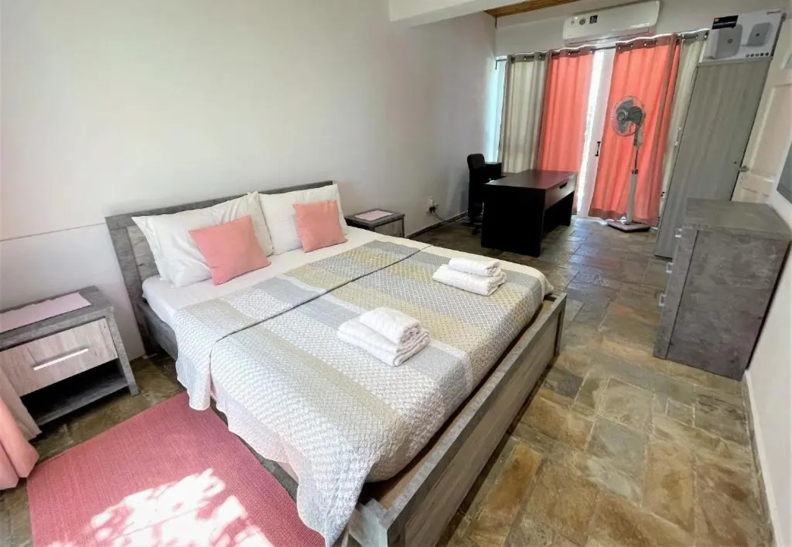 Blossom Holiday Villa DPS18