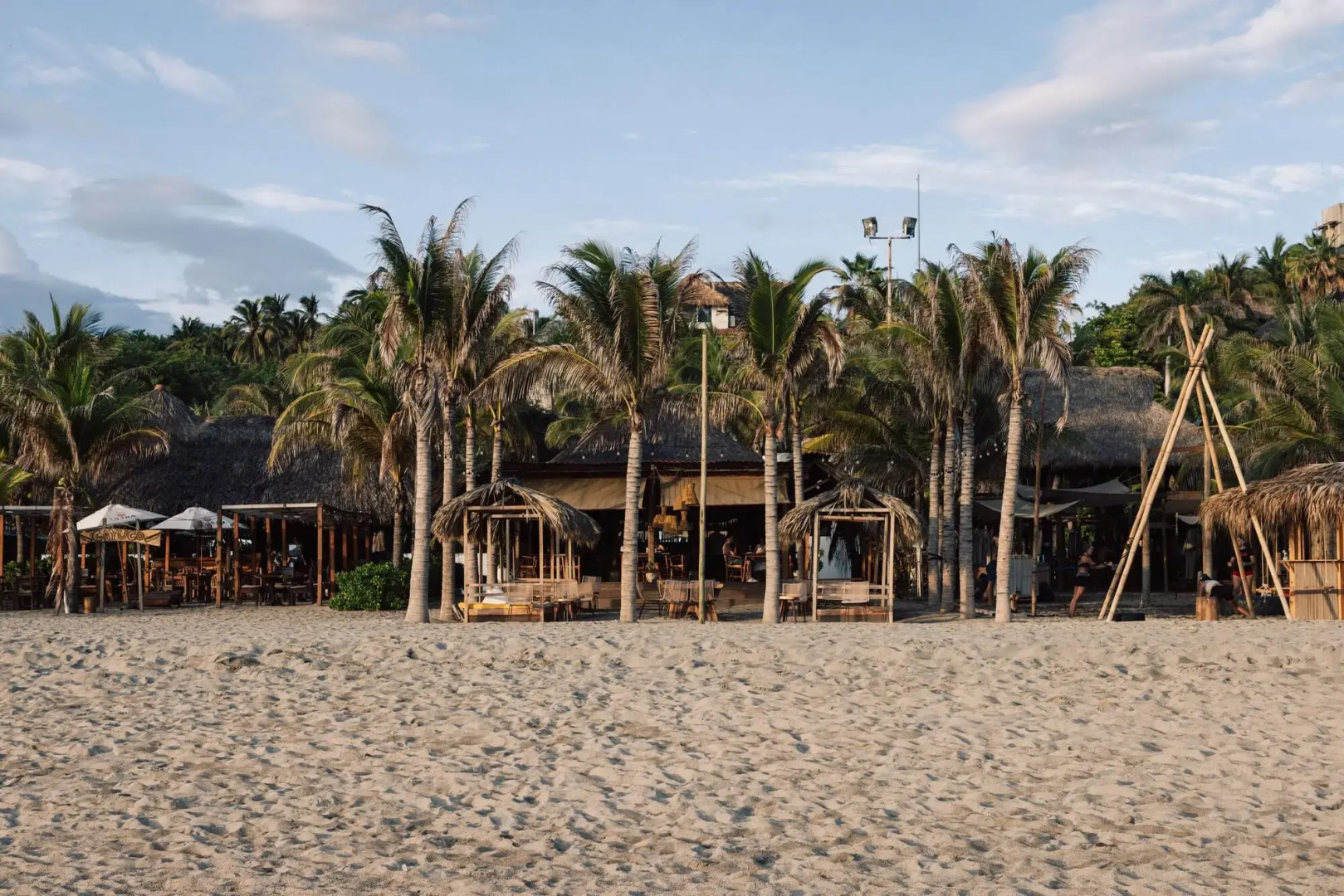 Nílu Puerto Escondido by Selina