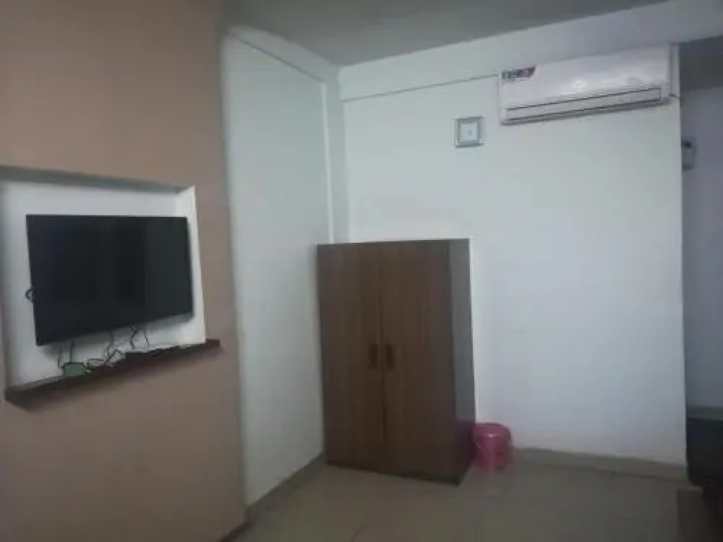 Shri Rajadhiraj Guest House