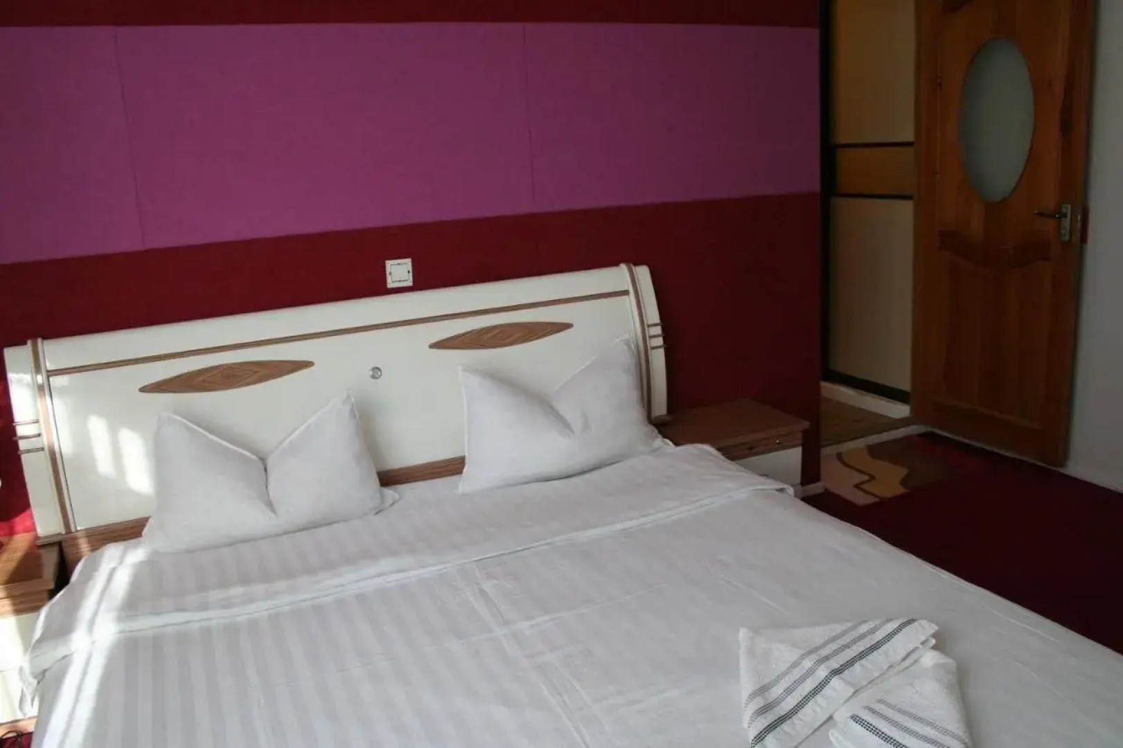 Golden Gobi Guesthouse & Tour