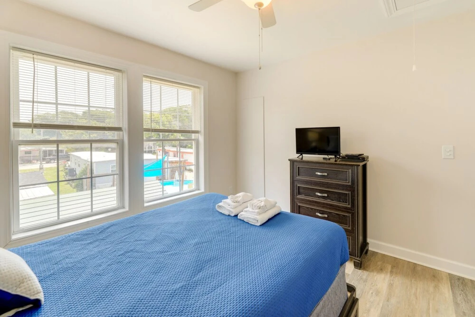 Coastal Emerald Isle Retreat w/ Deck & Grill!