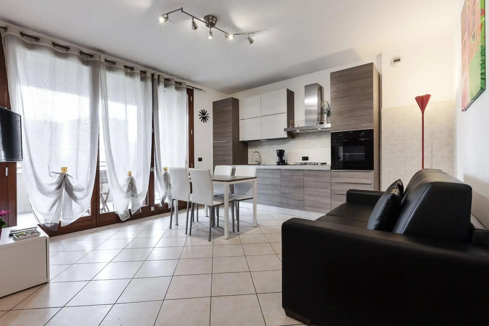 Suitelowcost - Limbiate Studio