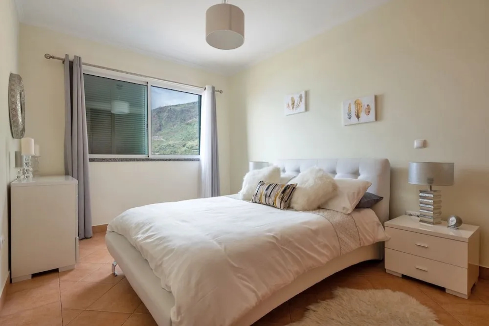 Paul Sunset Apartment