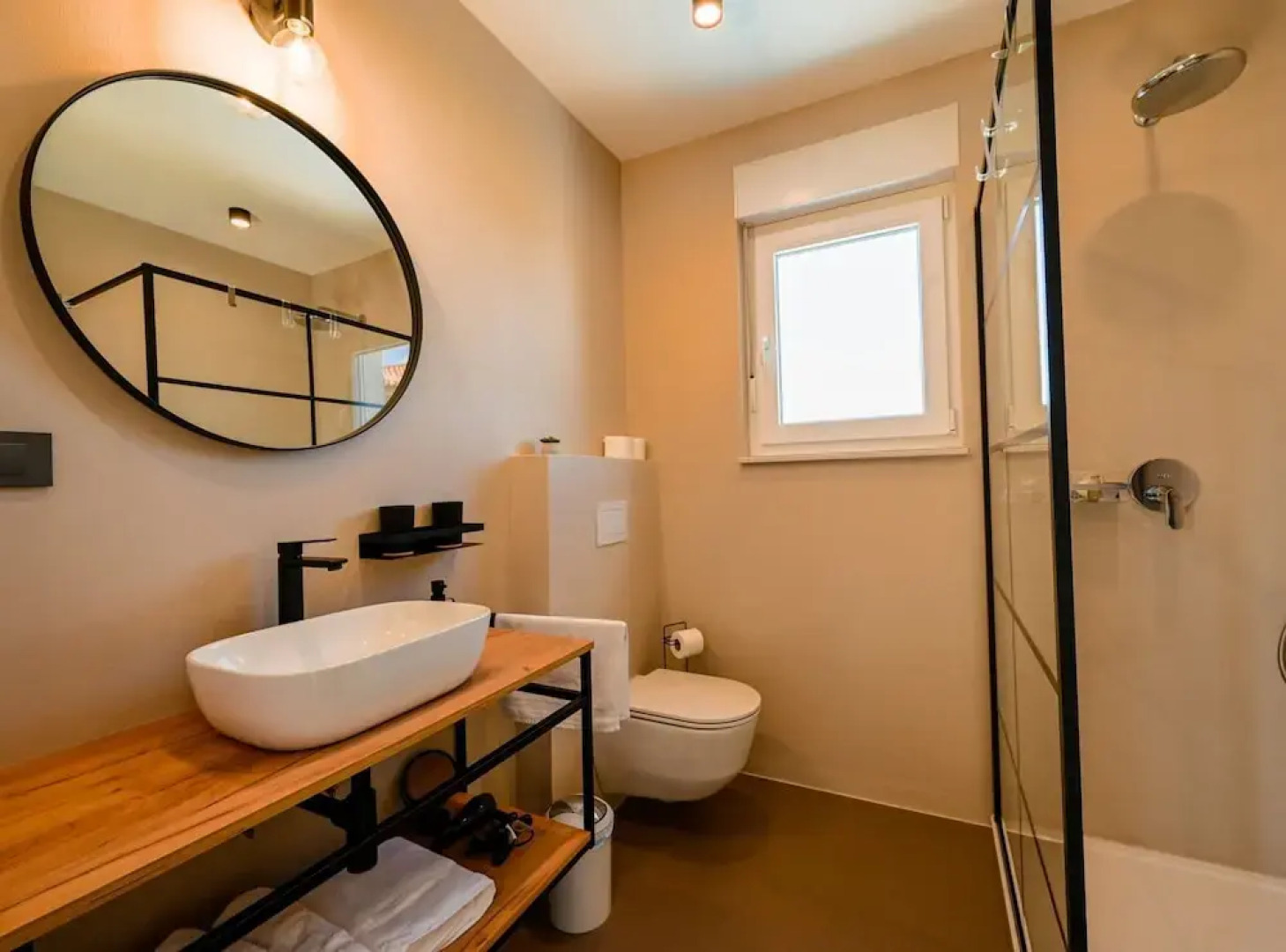 Matohanci Dazzling Villa With Pool