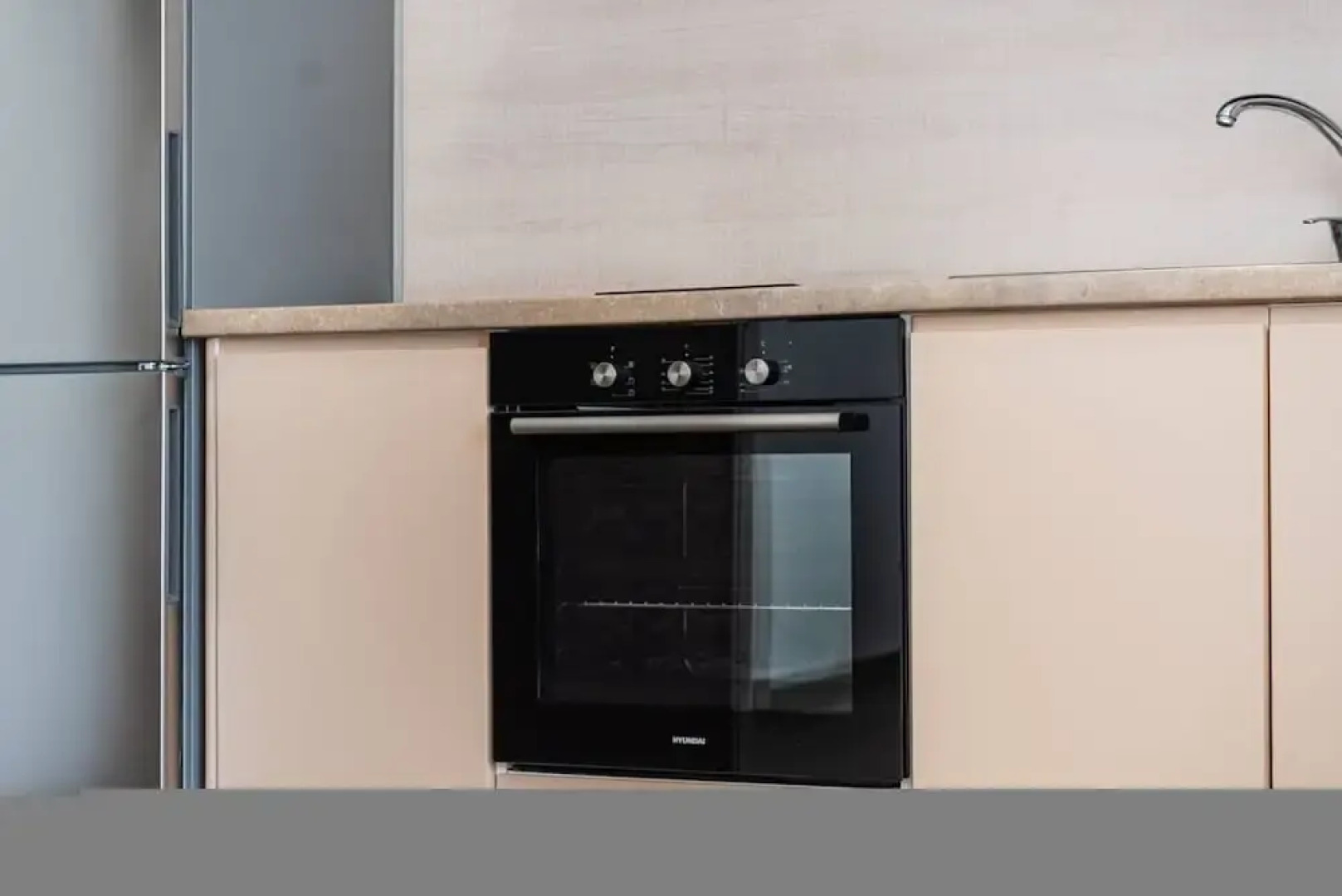 Spacious Apartment by the Beach - Tulipani