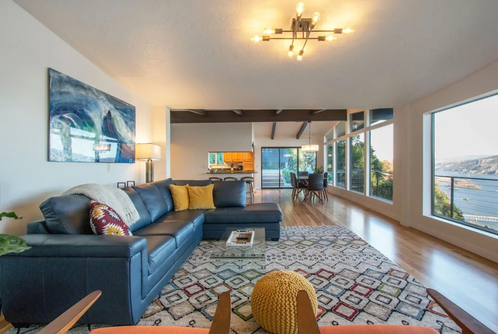 Eye On The Gorge 2 Bedroom Home by RedAwning