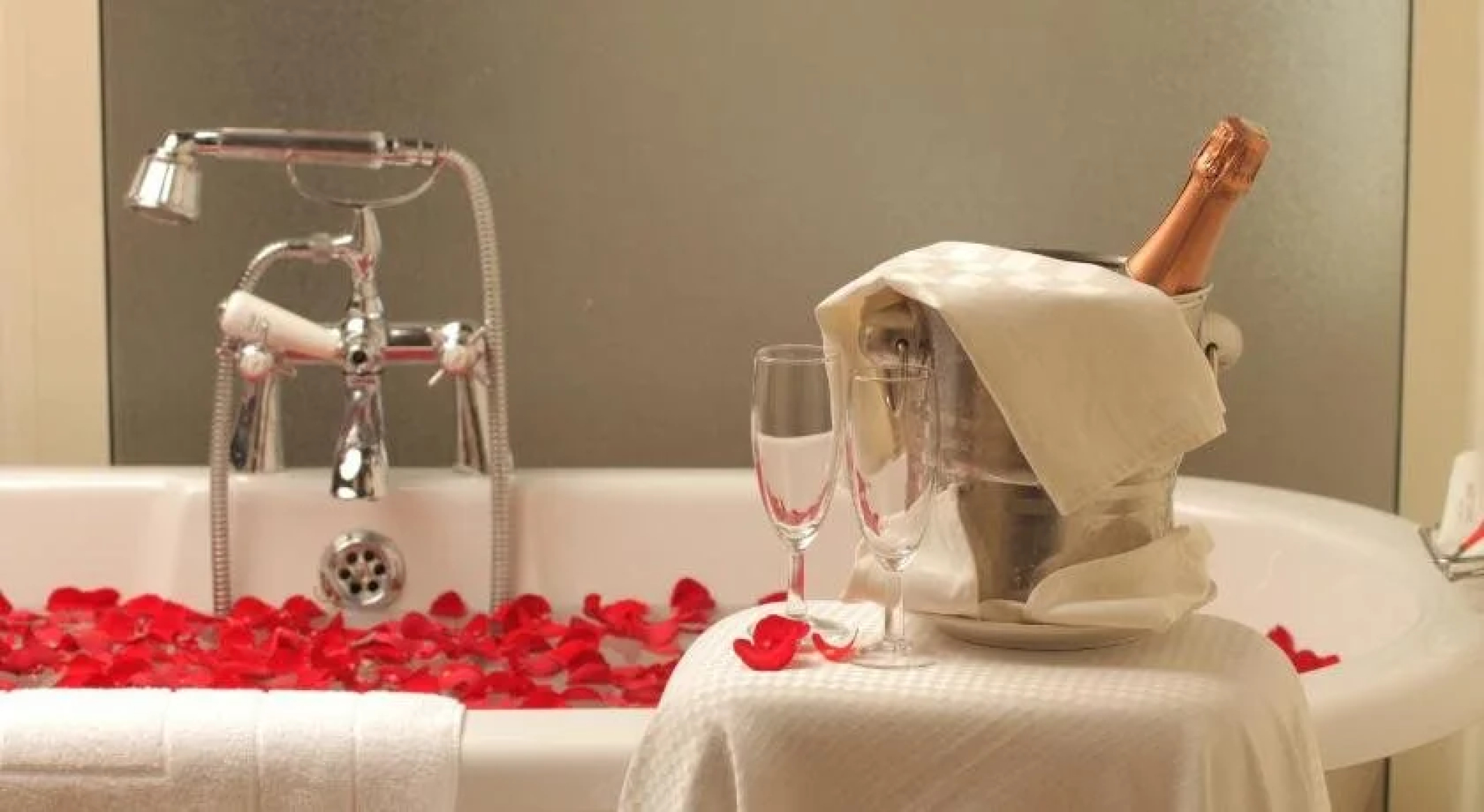 Le Petit Village Hotel & Spa