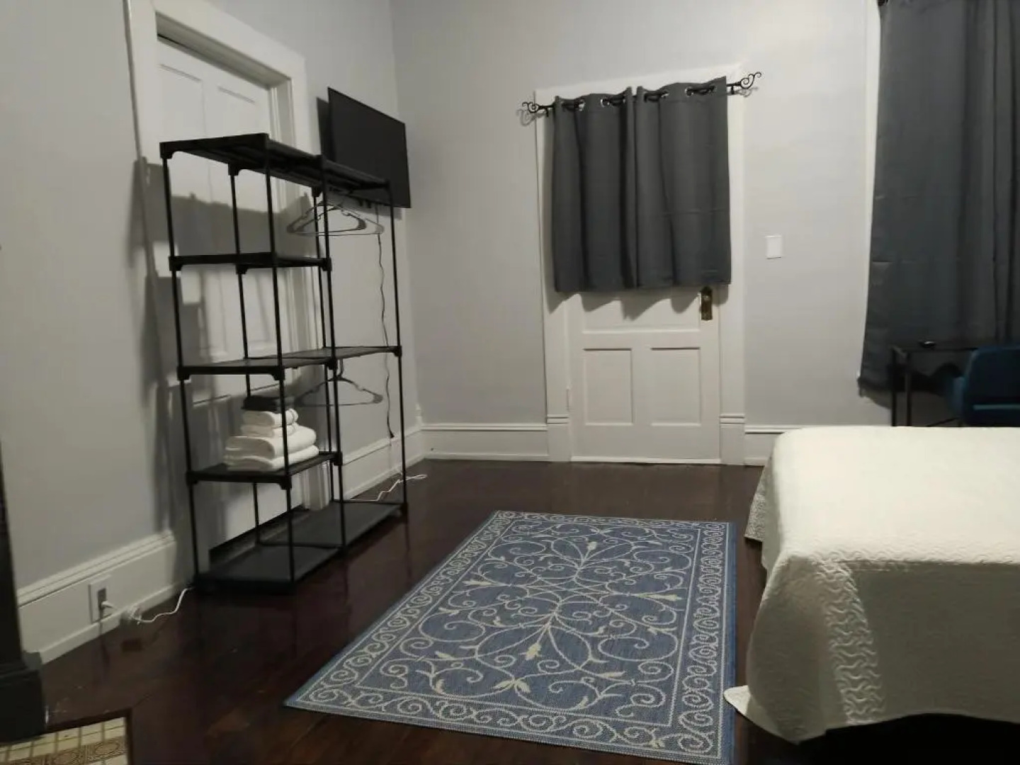 Premium Suite private bathroom w full house amenities rm 5