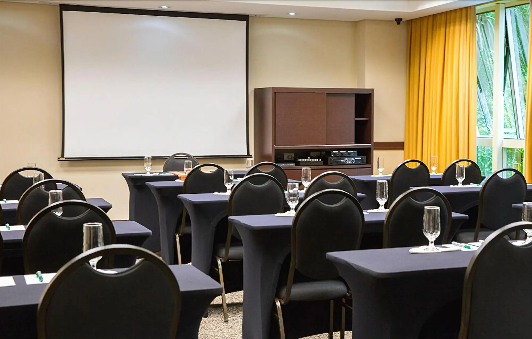 Kayrós Business Hotel