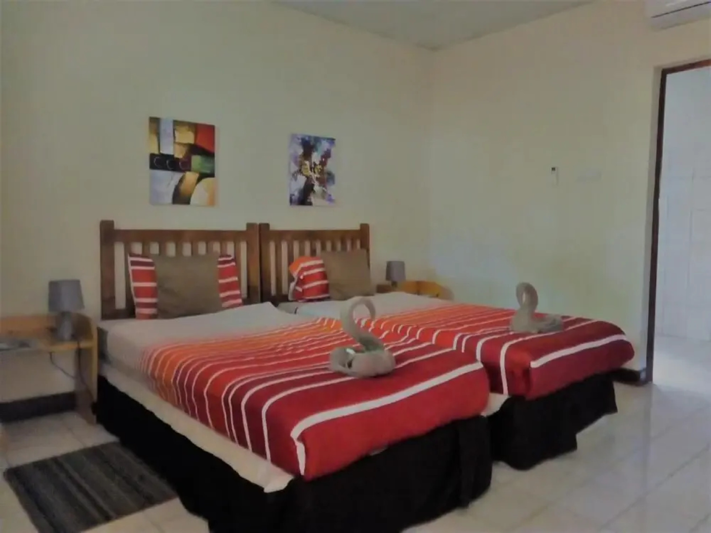Waves Lodge