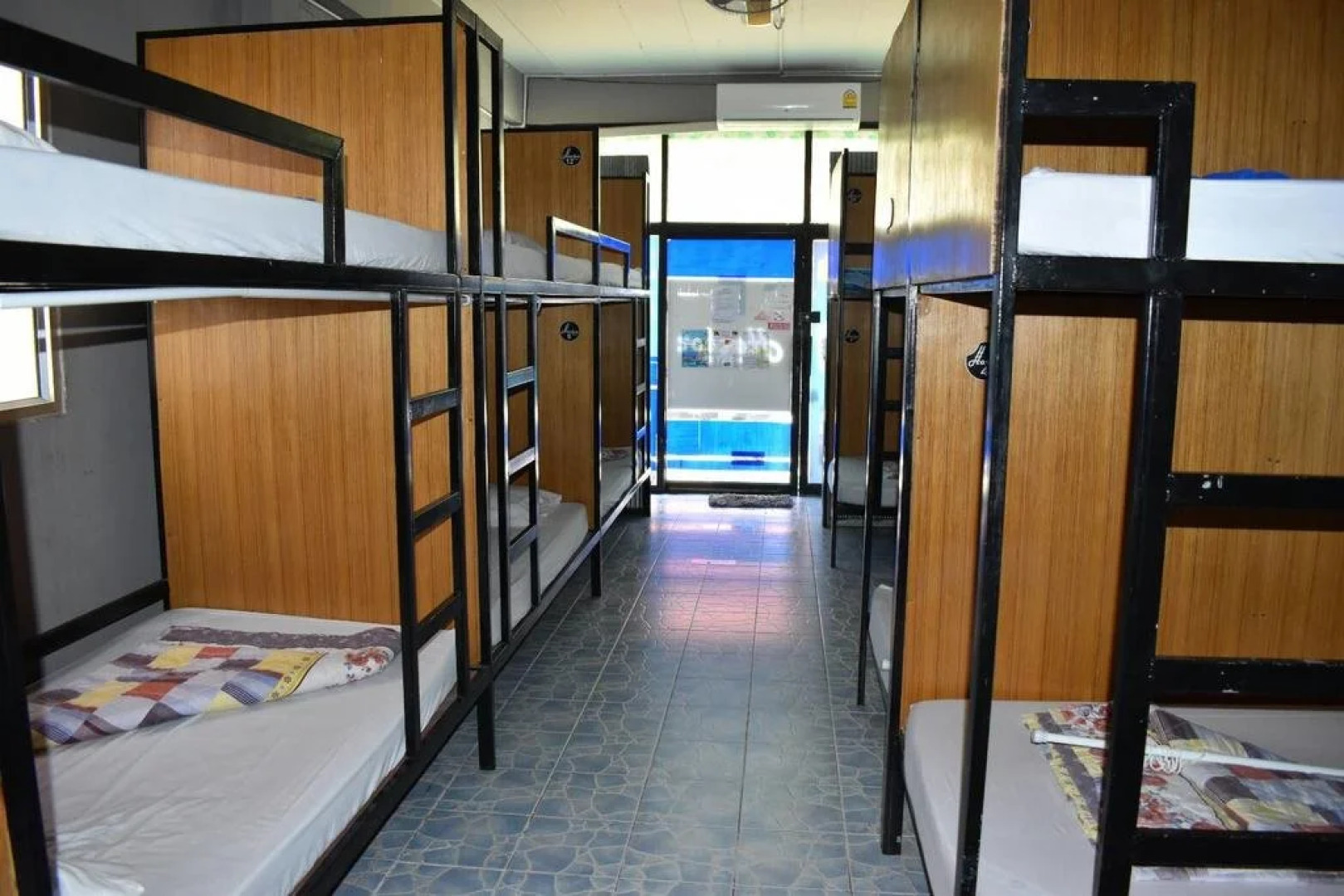 Harbor Hostel - Adults Only