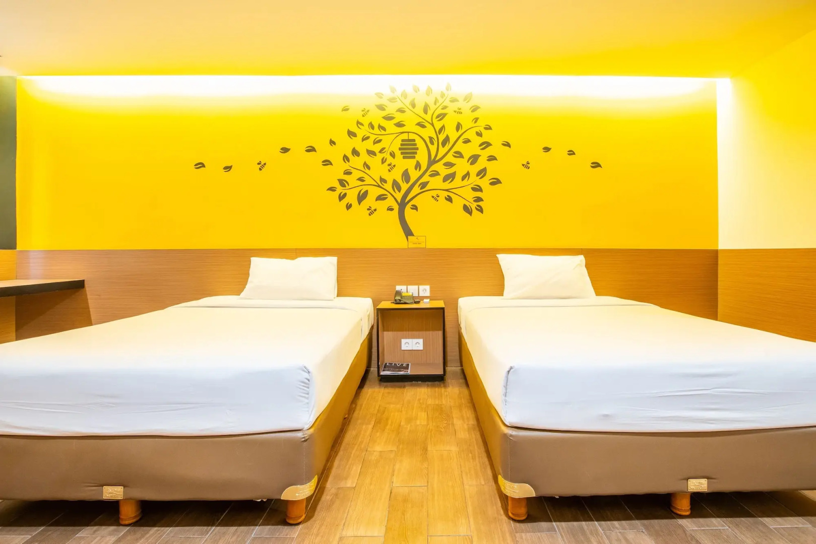 Yellow Bee Tangerang