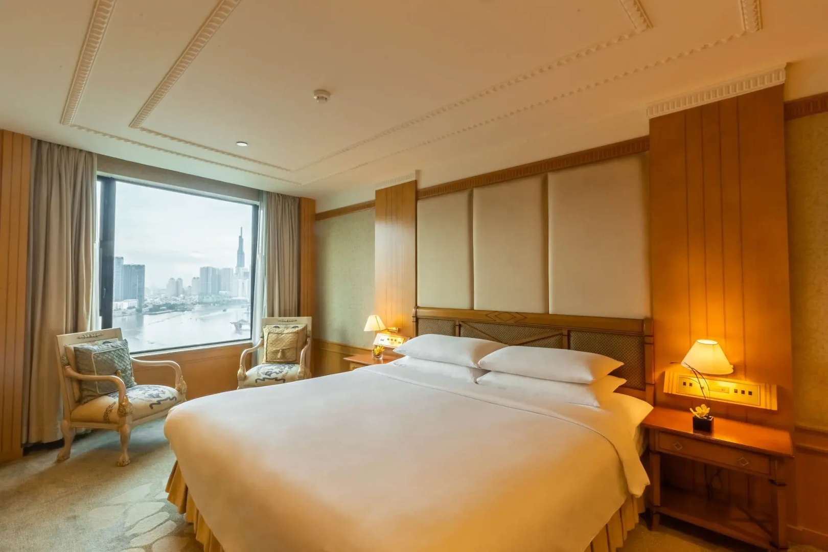 Renaissance Riverside Hotel Saigon