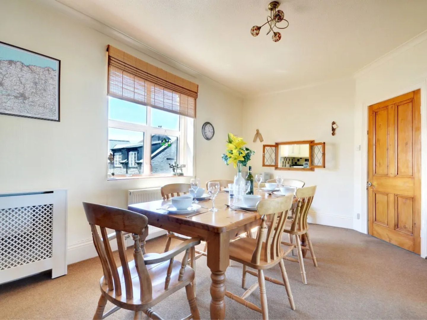 Spacious 2-Story Apartment in a Central Location near Sea