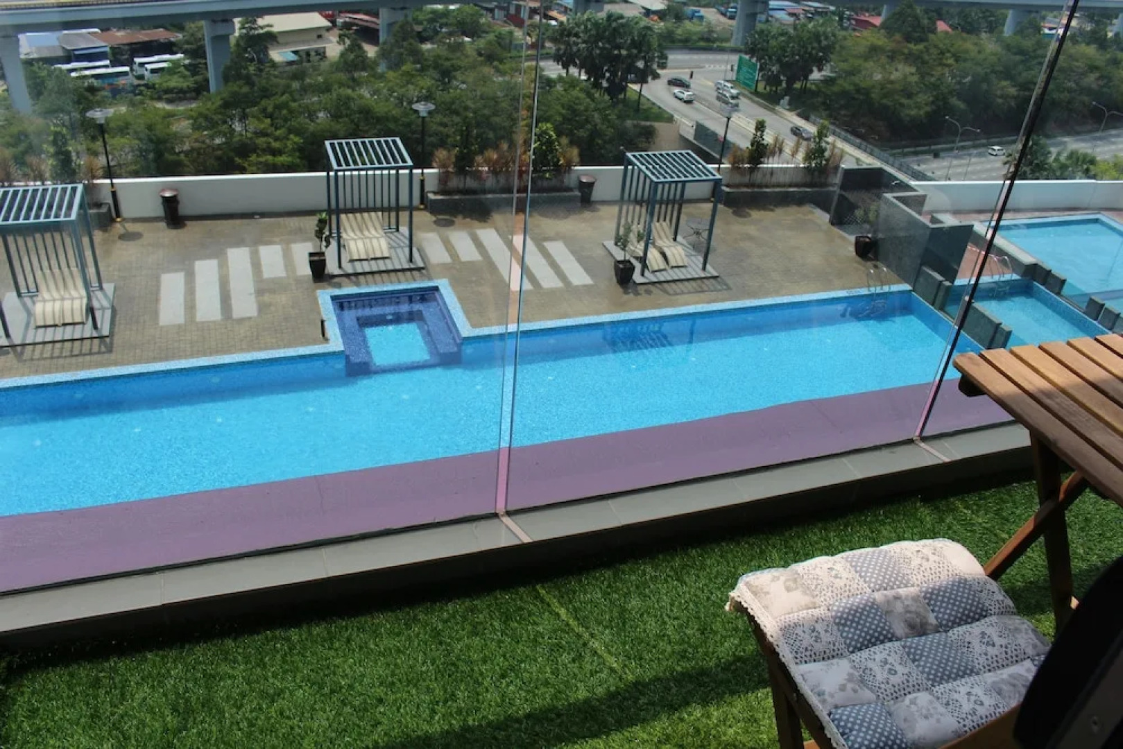 MLH Deluxe Studio Suites @ Landmark Residence