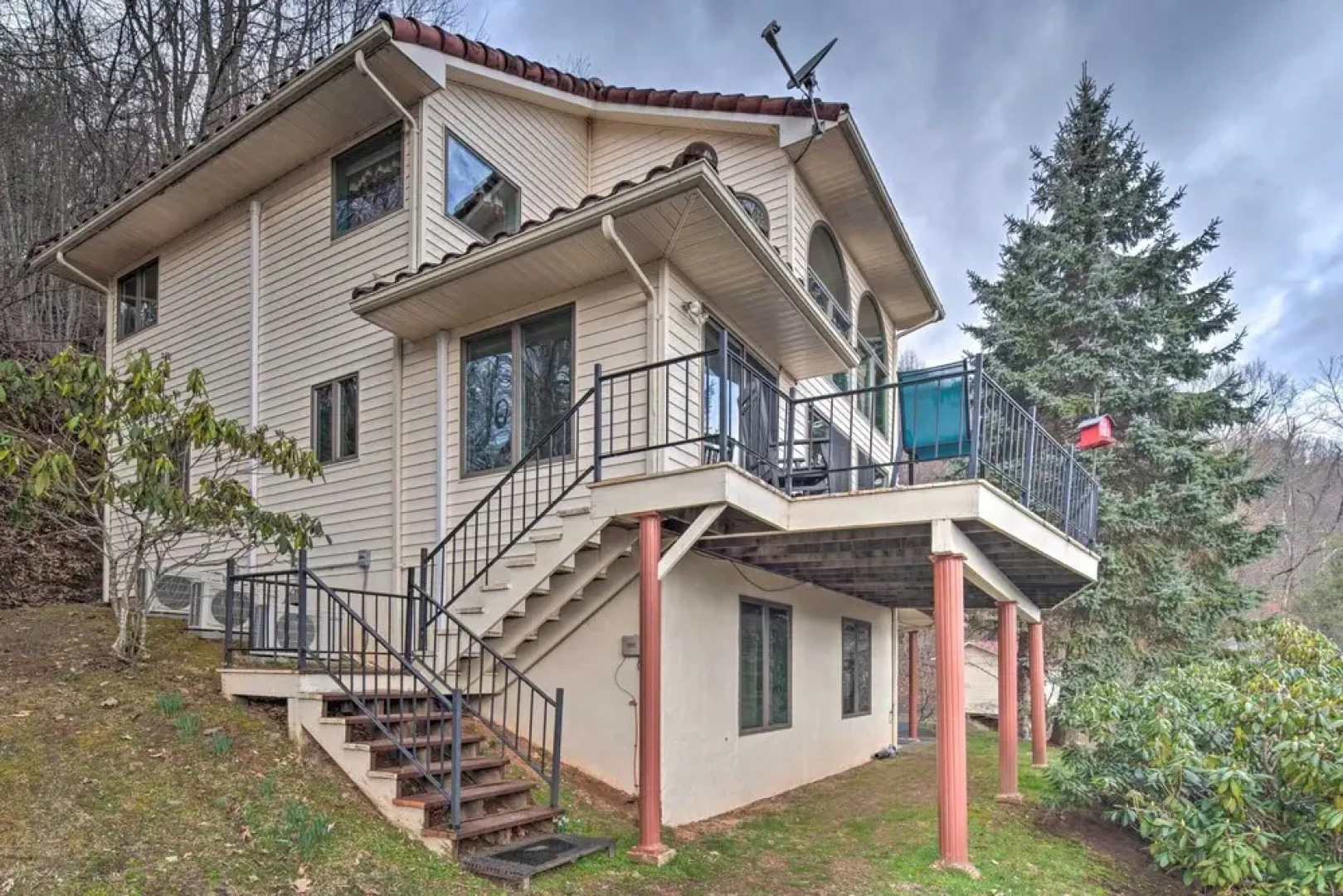 Mtn-view Burnsville Retreat 24 Mi to Ski Slopes!