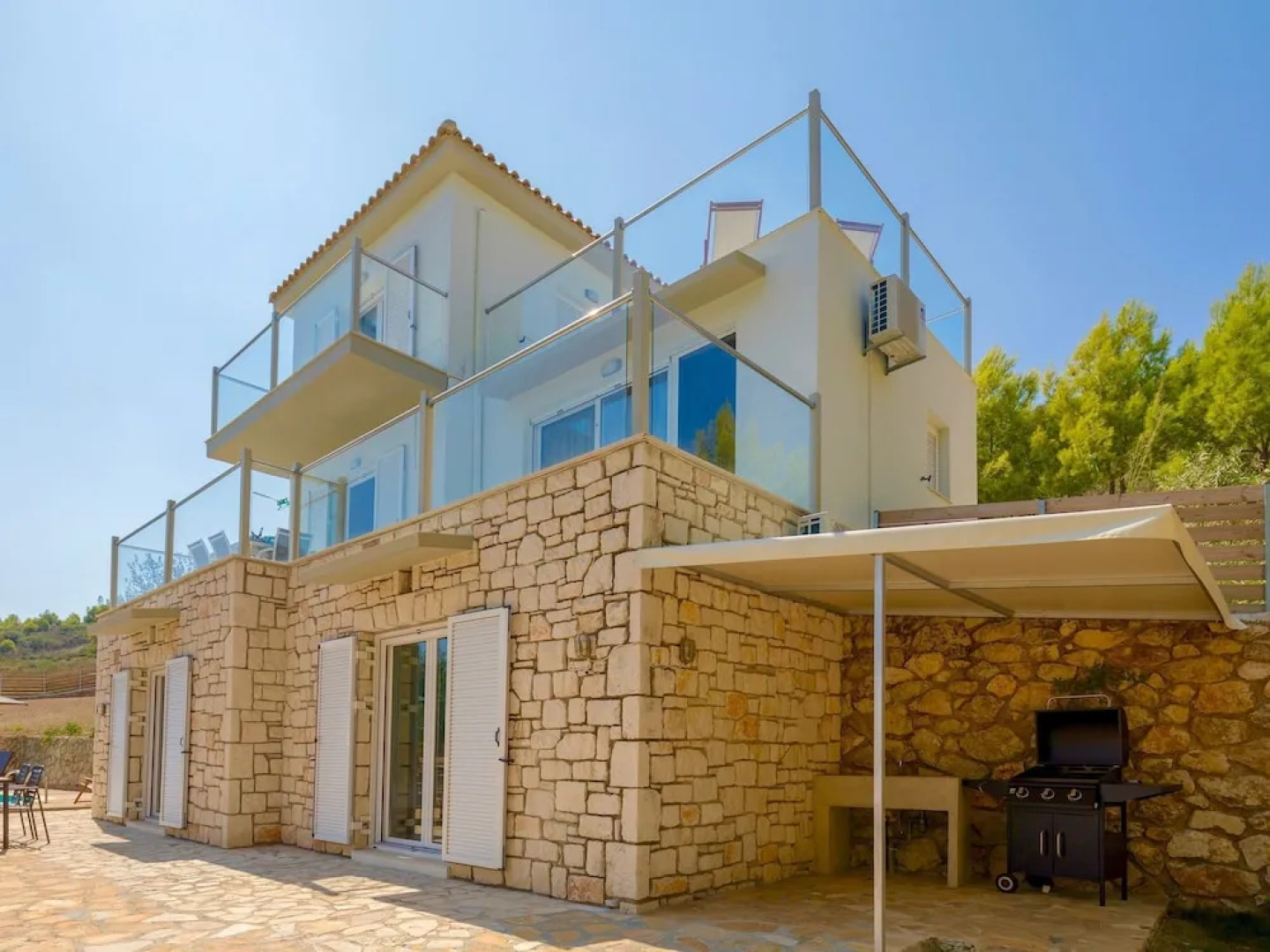 Modern Villa in Volimes with Pool And Parking