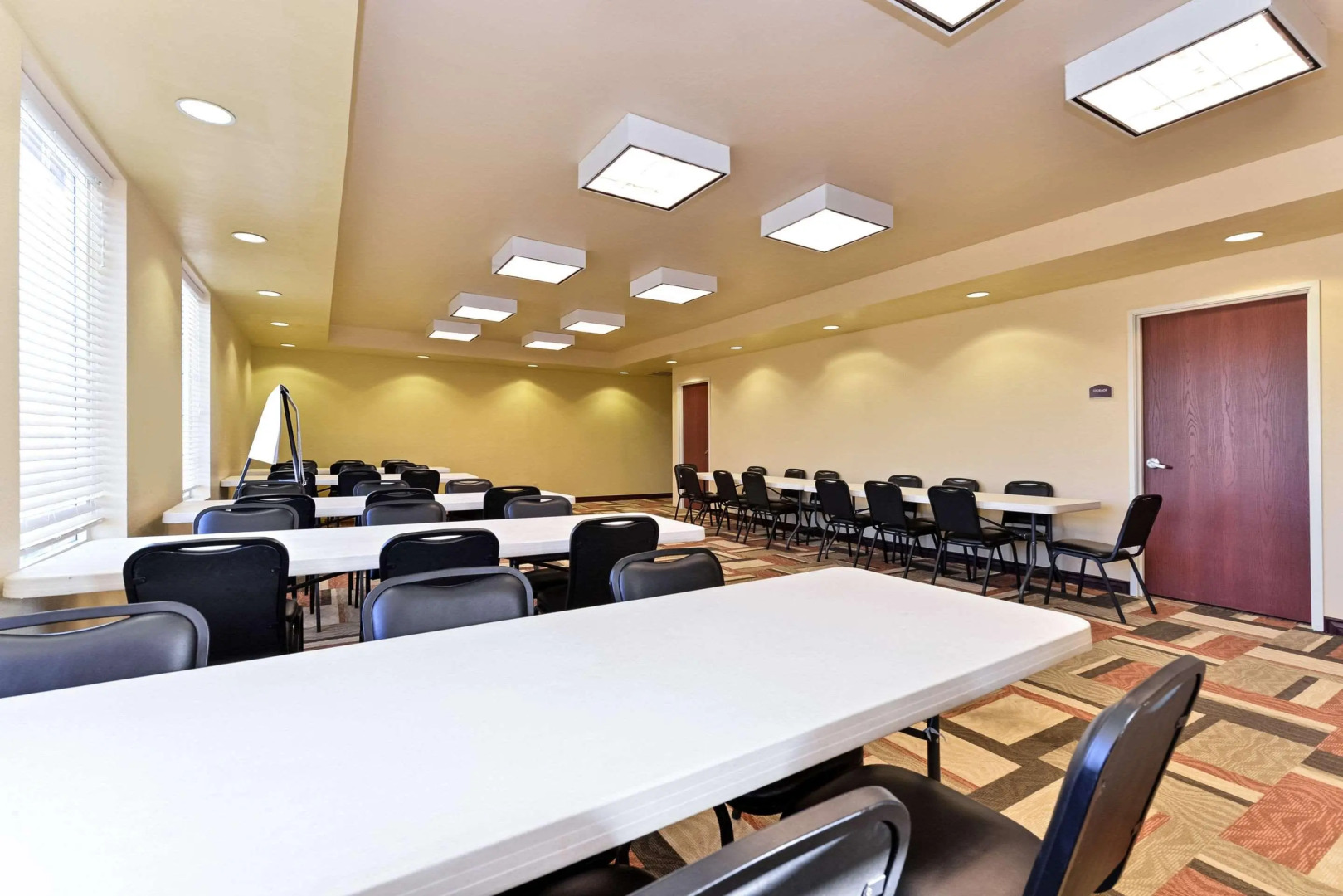 Express Inn & Suites