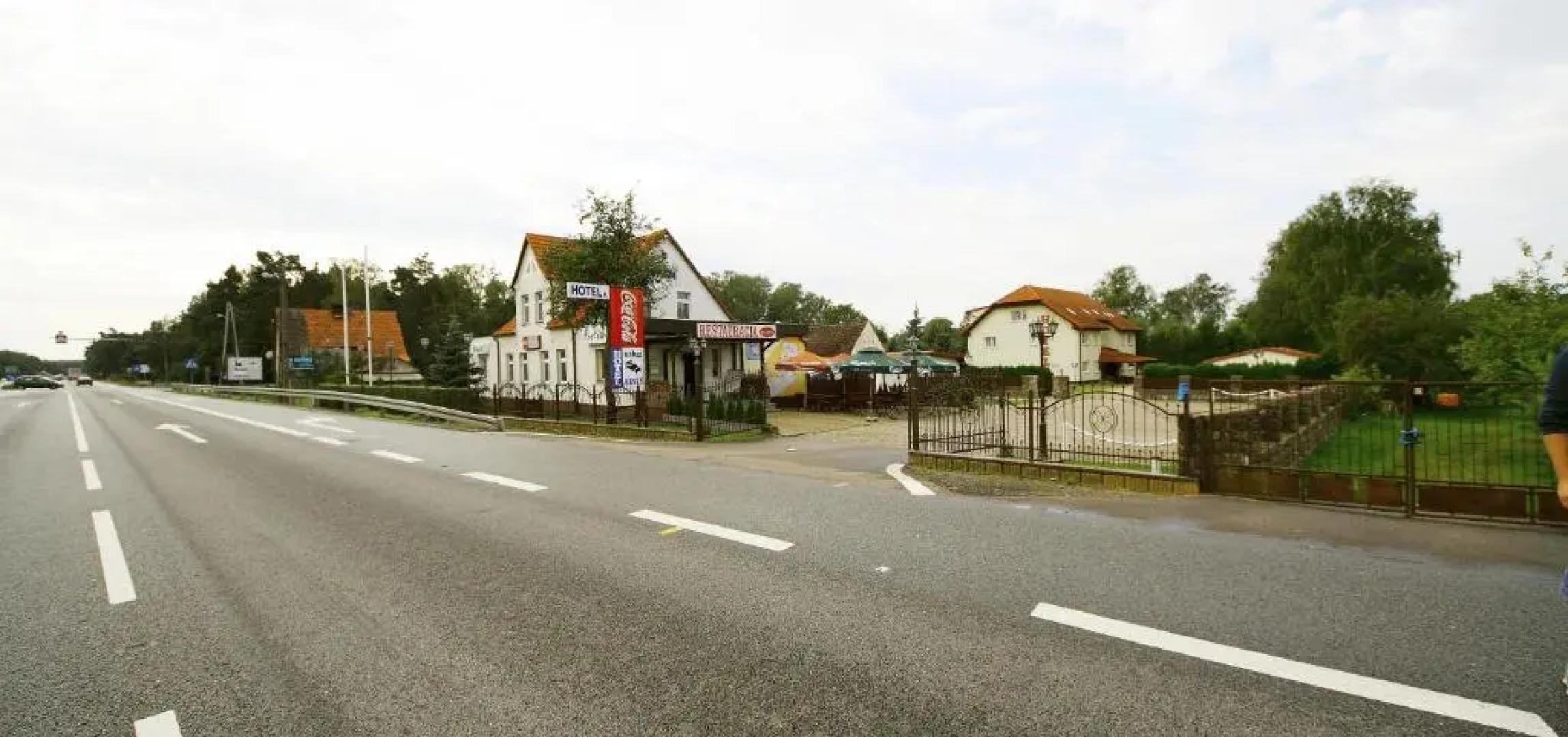 Restaurant & Hostel "Broadway"