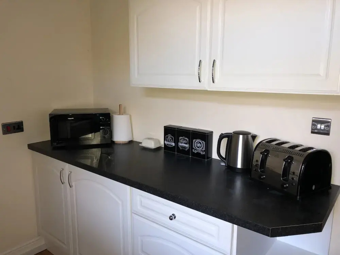 Idyllic Location, Stunning Views, Relax & Refresh in Peace & Comfort