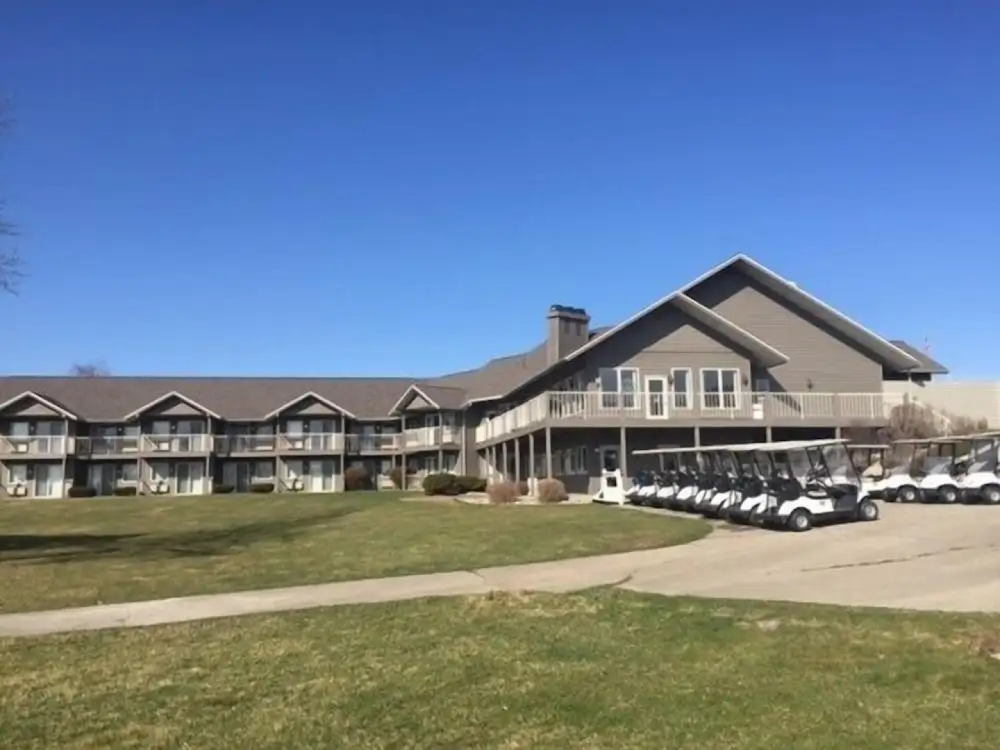 Cherry Hills Golf & Lodge