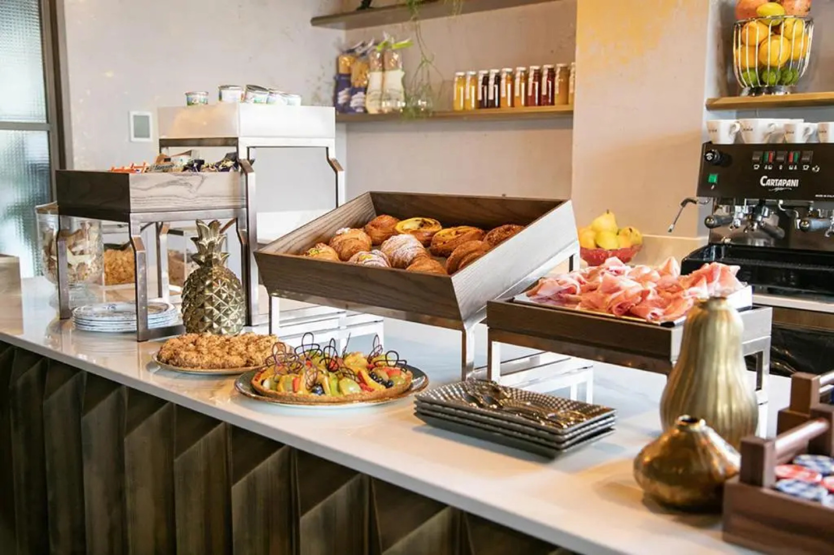 OPHELIA Lounge Restaurant Hotel