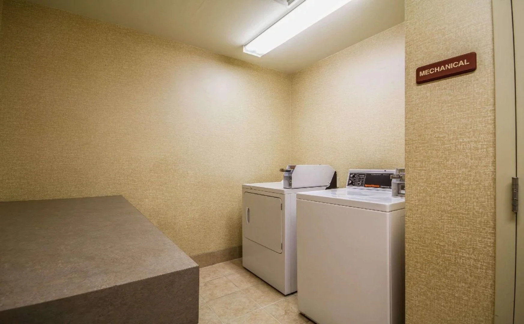 Sleep Inn & Suites Milwaukee Airport