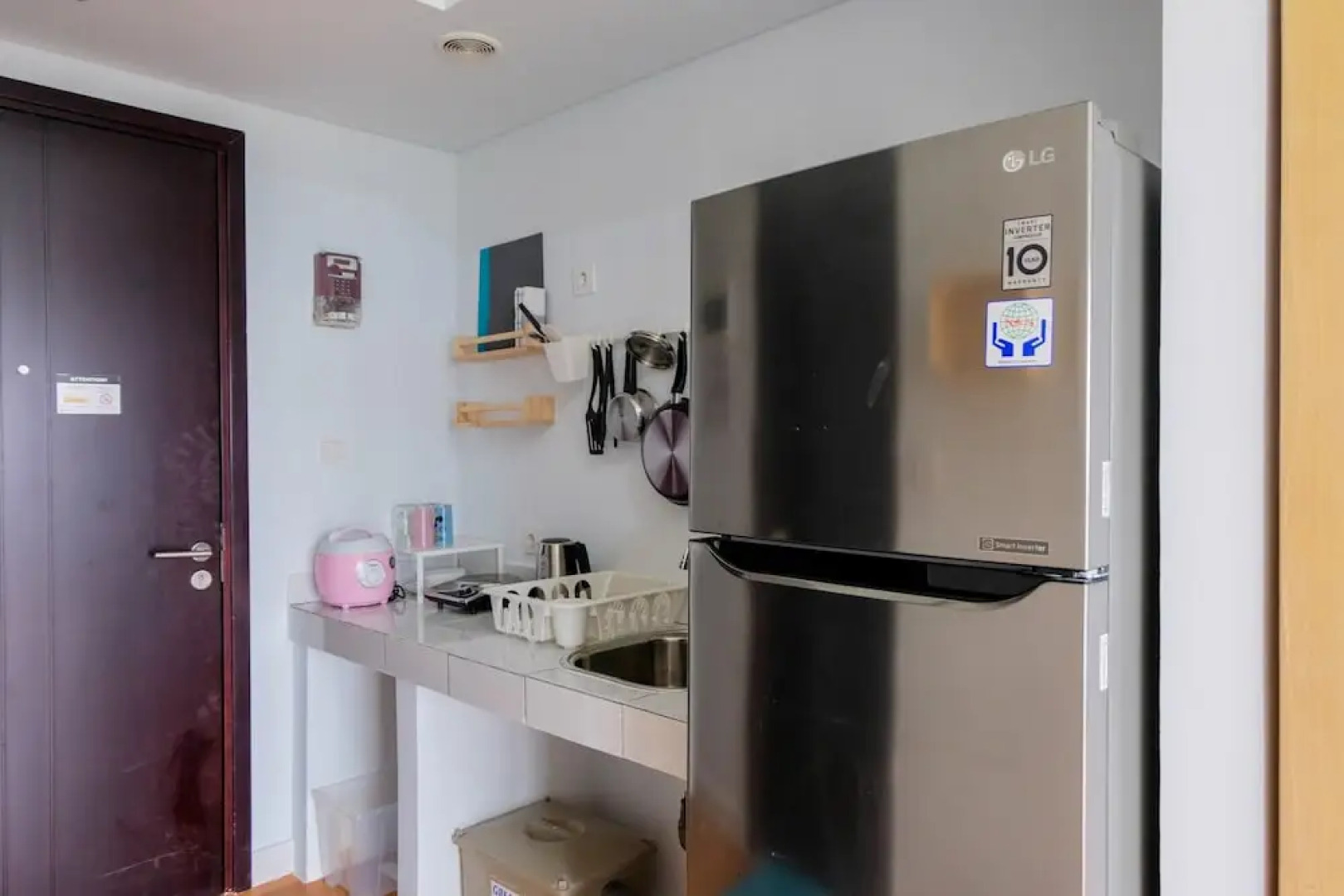 Homey Studio Room At Casa De Parco Apartment By Travelio