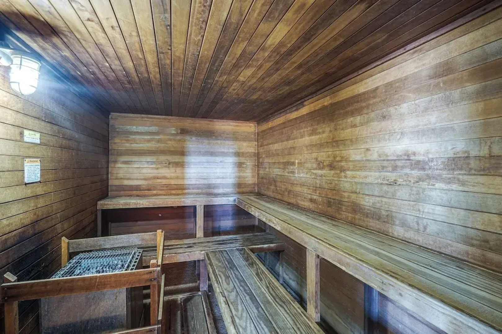 Lakefront Condo w/ Resort Amenities in Osage Beach