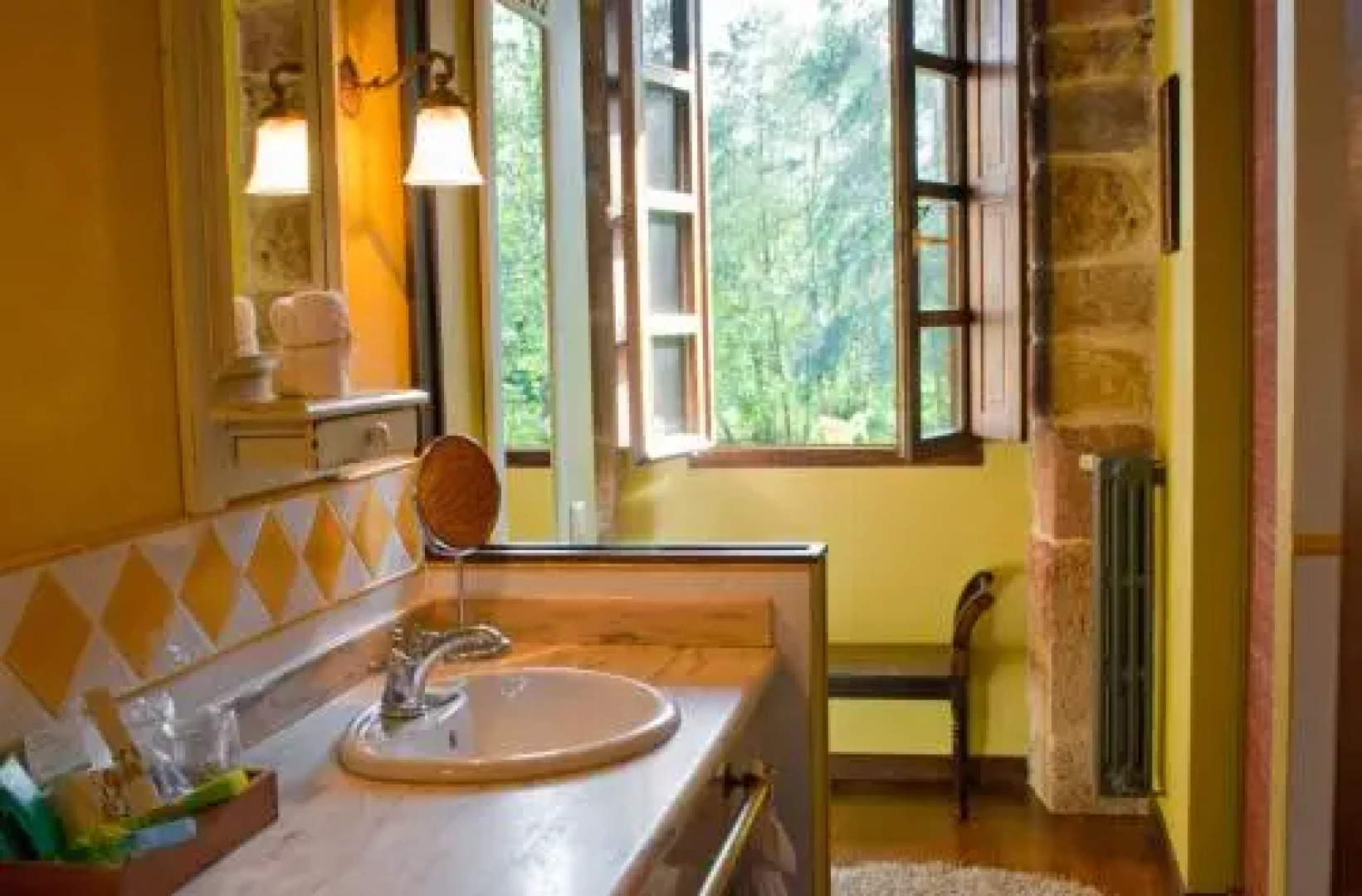 Casona de San Pantaleón de Aras