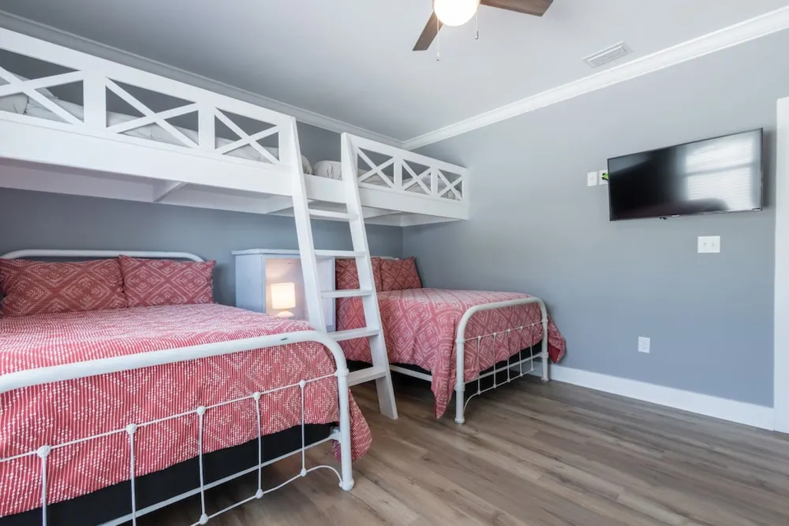 The Rookery Iii 7011 3 Bedroom Cottage by RedAwning