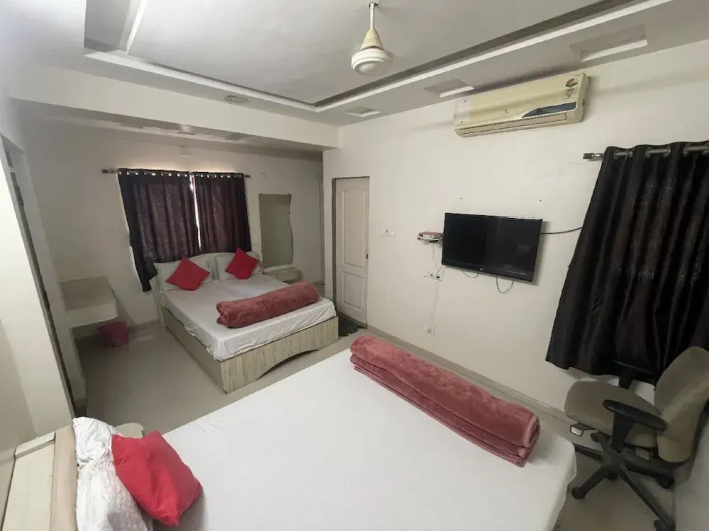 Goroomgo Narayan Executive Gujrat