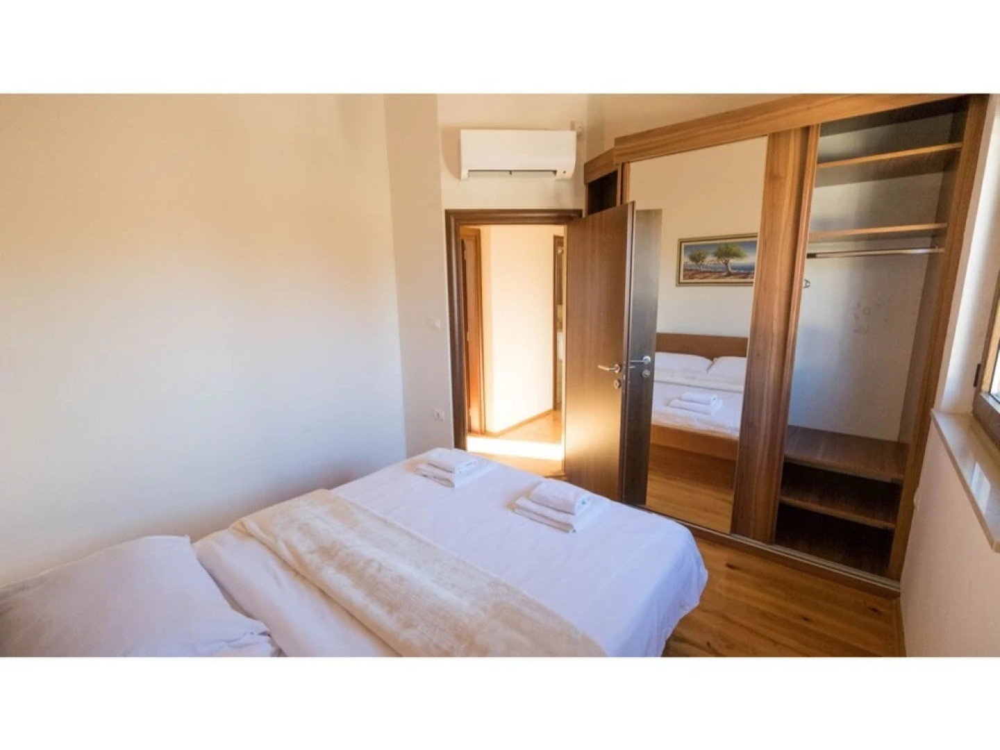 Villa With Private Pool and Garden Ideal for up to 12 Guest