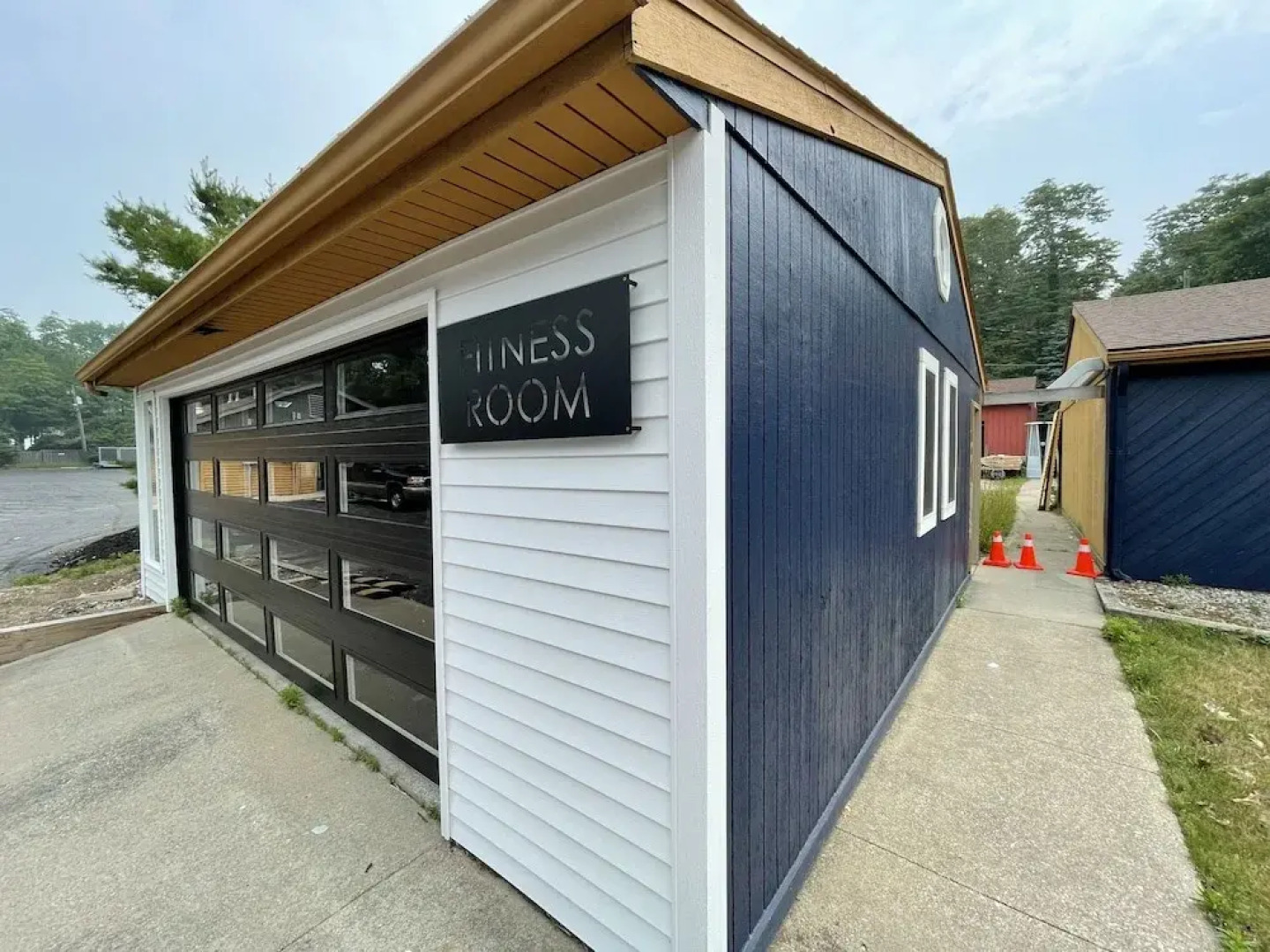 Lake Bluff Inn and Suites