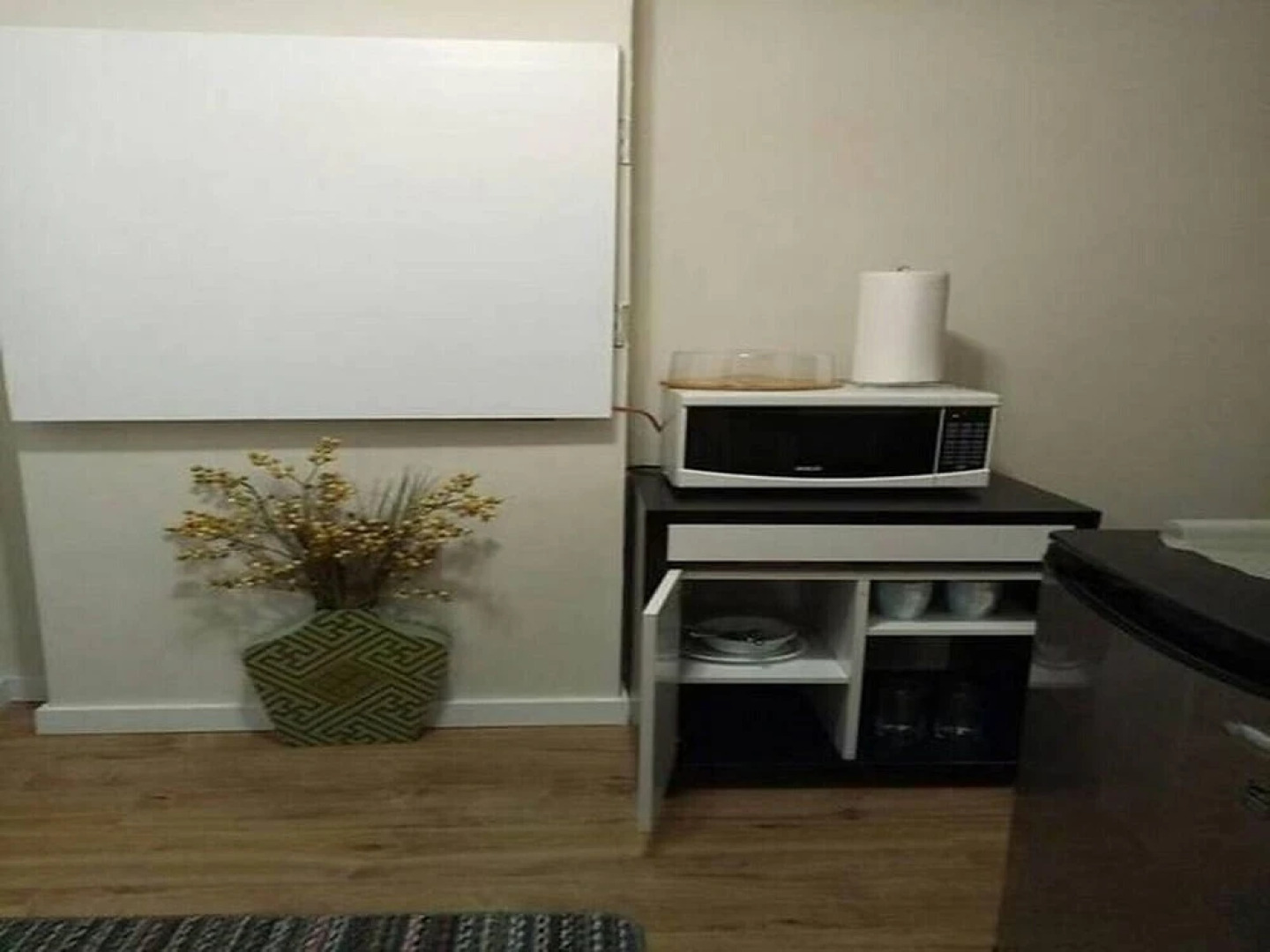 Beautiful Furnished Basement Suite In Airdrie